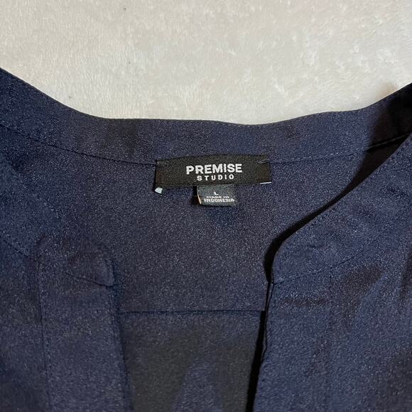 Premise Studio V-Neck Button Up Shirt Size Large Coastal Career Minimalist - Picture 4 of 8